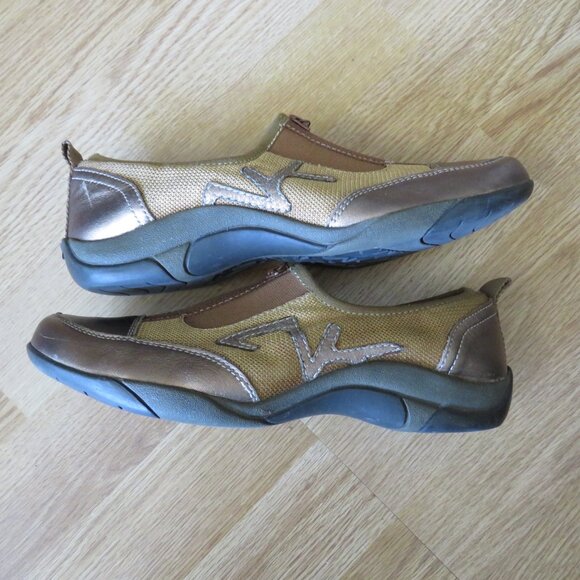 Anne Klein AK Women's Bronze Brown Fabric Front Zip Low Top Shoes Size 7.5 - Picture 9 of 12